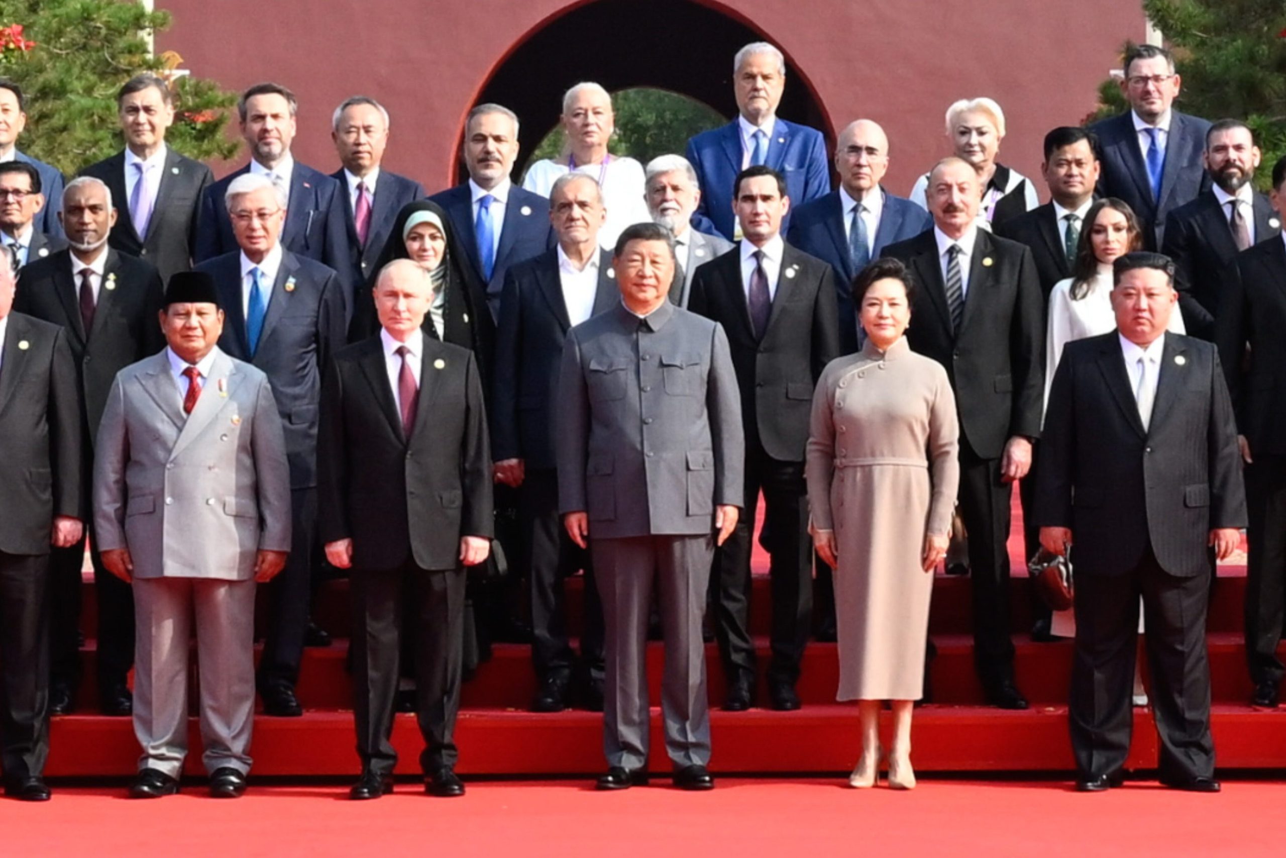 President Muizzu Stands with World Leaders at China’s WWII Victory Commemoration