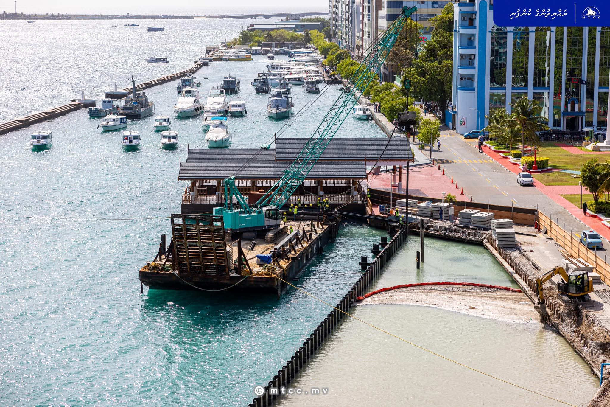Boduthakurufaanu road project races ahead: MTCC completes 132 meters of sheet piling