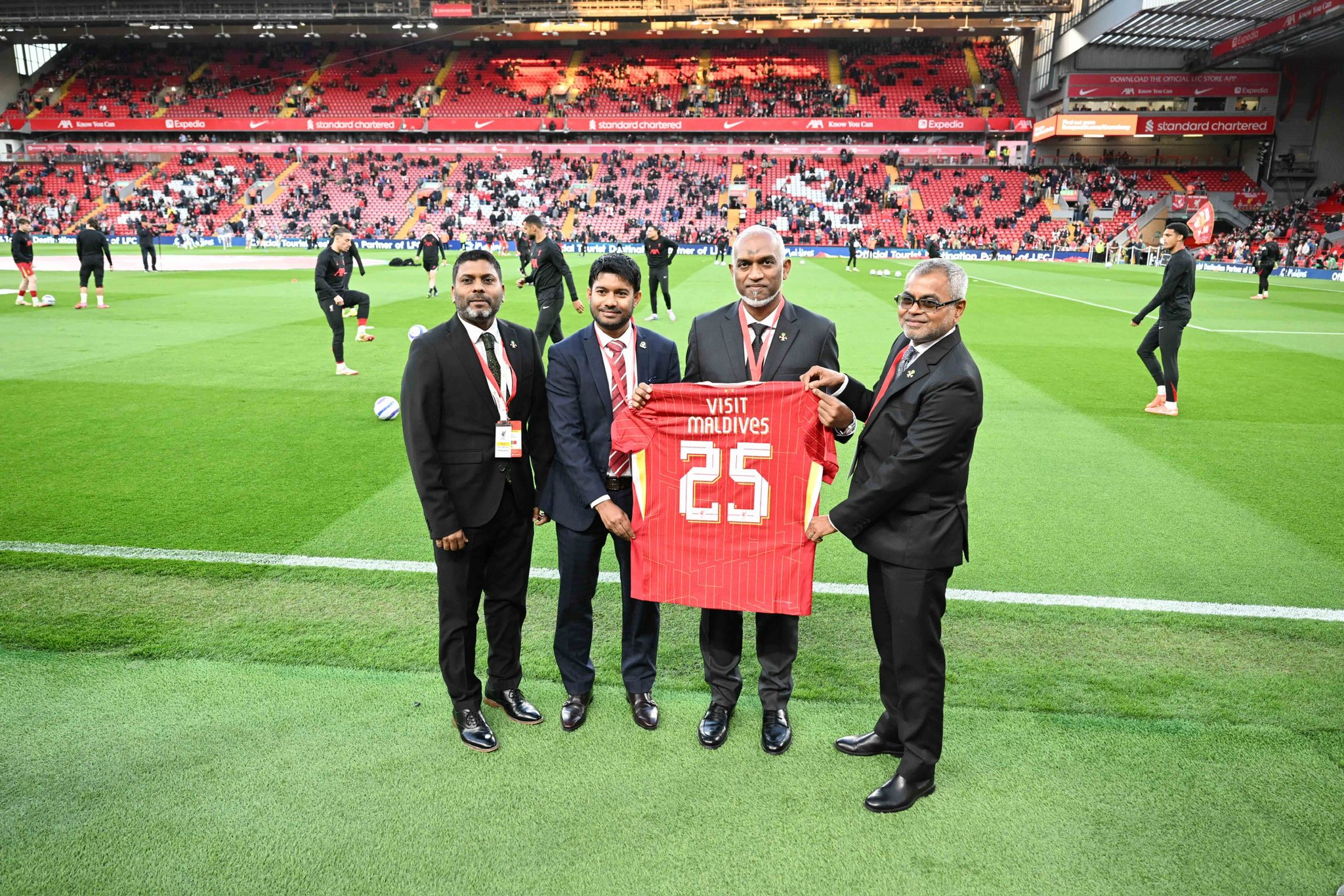 Tourism Victory! President Muizzu Unveils Historic Maldives-Liverpool Partnership at Anfield