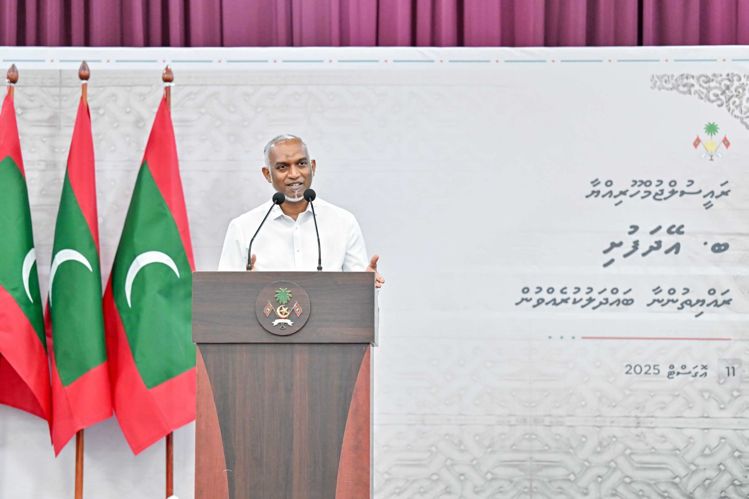 President Muizzu Pledges Housing Units, Harbour Upgrade, and Sports Complex for Eydhafushi