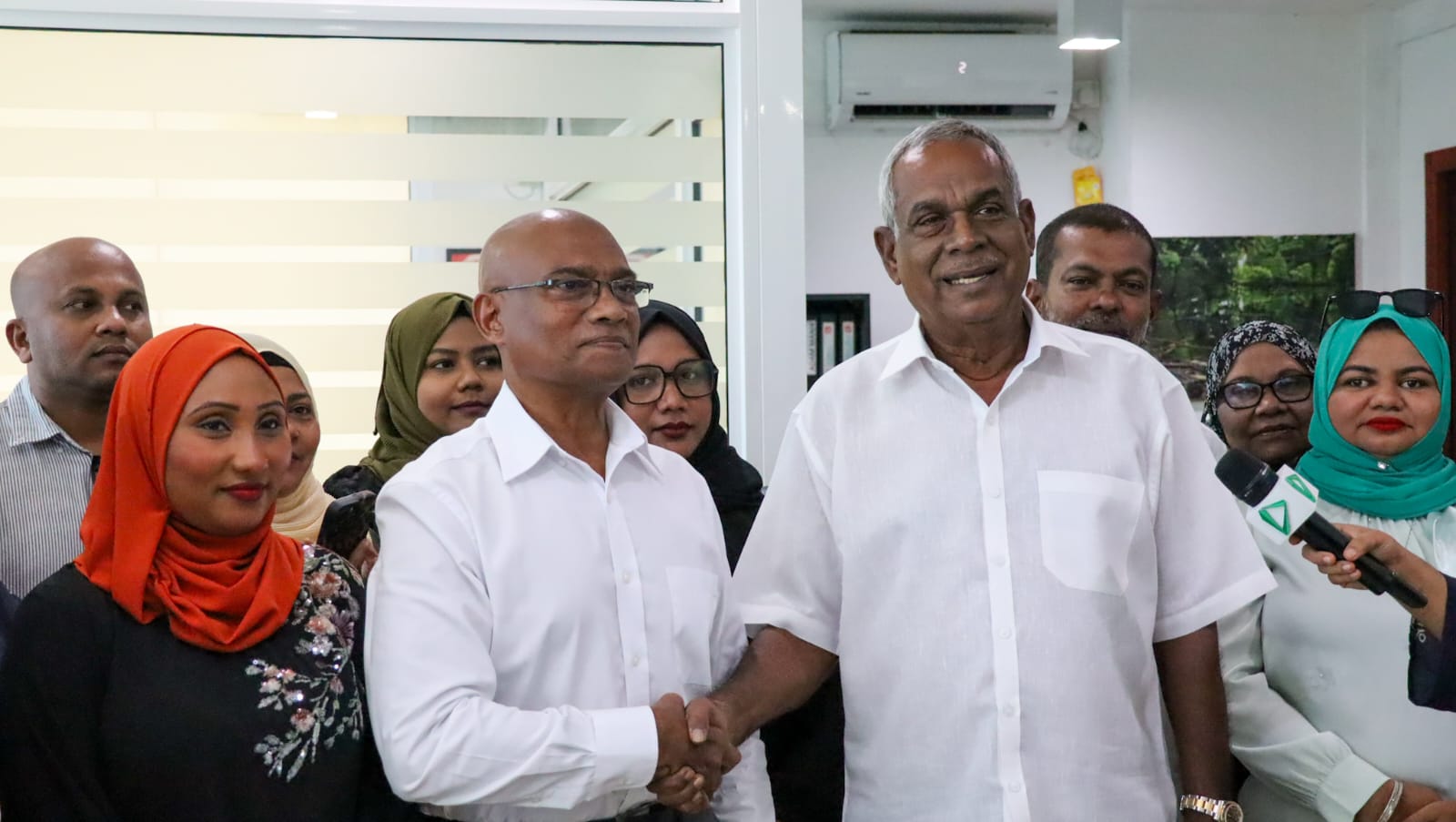 Sarangu Adam Manik praises President Muizzu, says no mismanagement ...