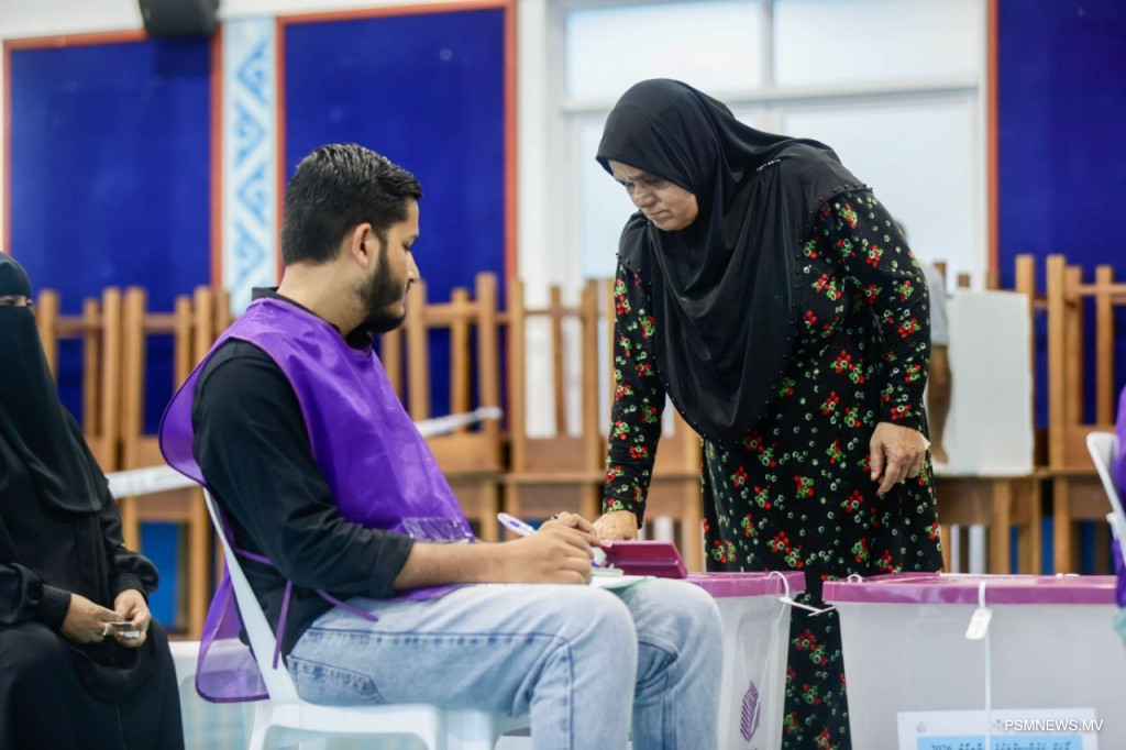 Polling Hours Extended to 5PM Amid Heat and Long Queues